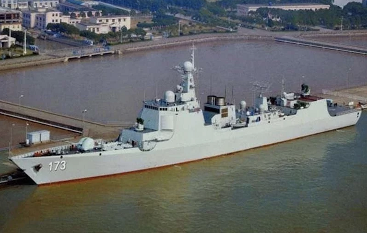 中國 052DE 型外貿驅逐艦 圖：翻攝自新華網