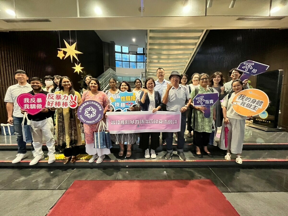 在國立中正大學犯罪防治學系的引薦下，印度德里大學、馬德拉斯大學學者與實務工作者等組成參訪團來台灣進行5天4夜的交流學習。 圖：衛福部／提供