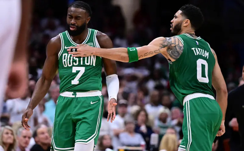 NBA／獨行俠主帥啟用「反間計」 狂讚Brown