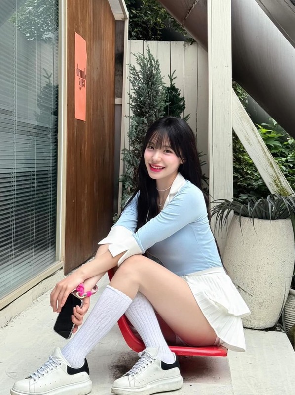 南韓籍啦啦隊女神李多慧於今年正式加入味全龍擔任隊長，近日更在台北大巨蛋中率領團員跳自編的舞蹈。 圖：翻攝自IG @le_dahye