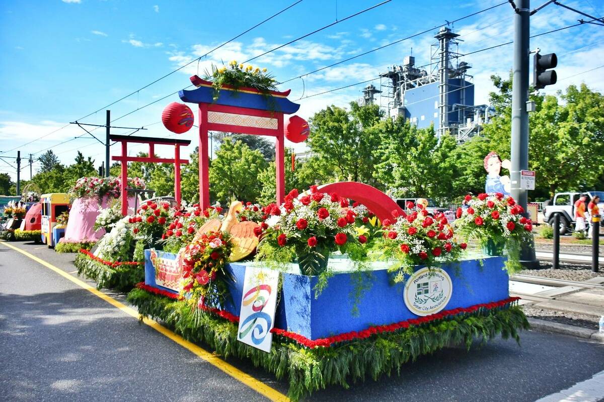 高市花車得到玫瑰節遊行中小型花車第一名。 圖：高雄市行國處／提供