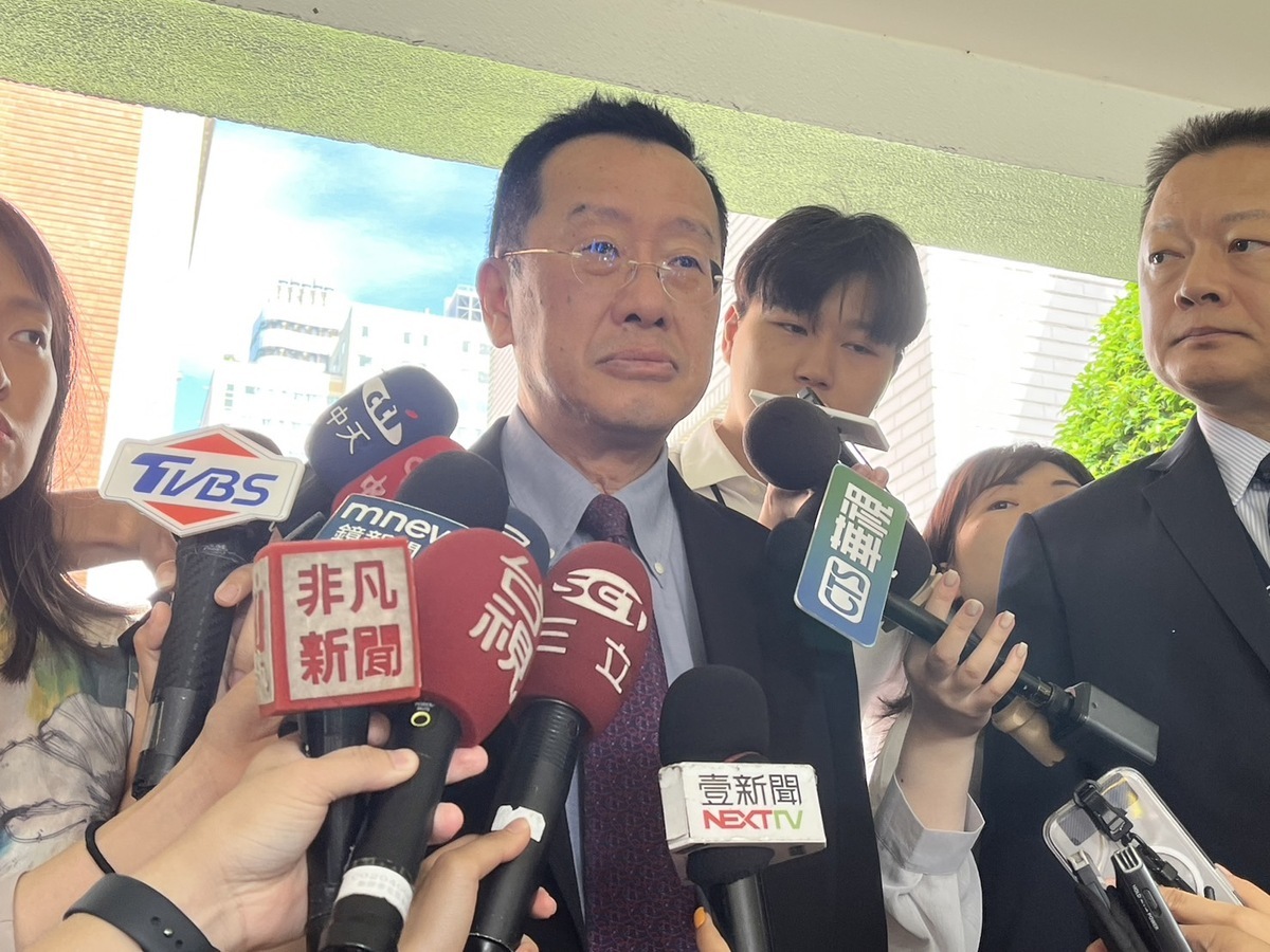 中國快艇闖淡水河口掀防衛漏洞，國防部長顧立雄指出「平時」由海巡負責。 圖：新頭殼資料照／金大鈞攝