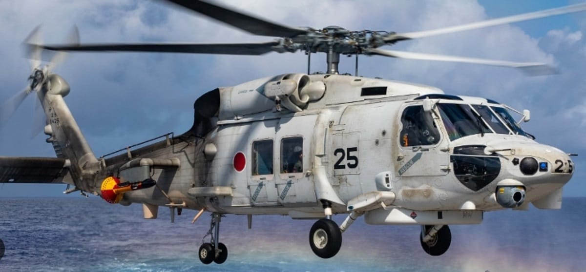 日本海上自衛隊近期有 2 架 SH-60K 直升機訓練時在伊豆群島相撞墜落，造成8人死亡。 圖 : 翻攝自SeaForces.org