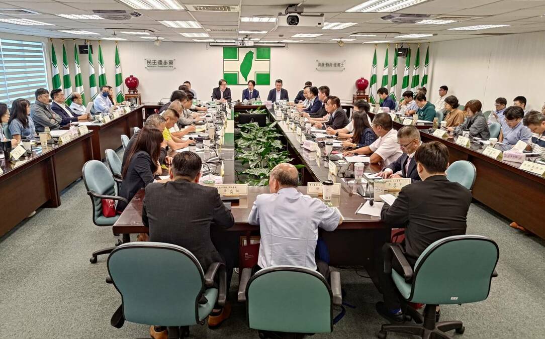 民進黨首開新任縣市黨部主委會議 賴清德感性談本土政黨使命