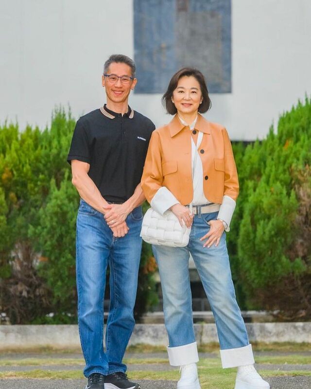 清大校長高為元（左）在擔任香港大學副校長期間認識林青霞。 圖：取自高為元IG