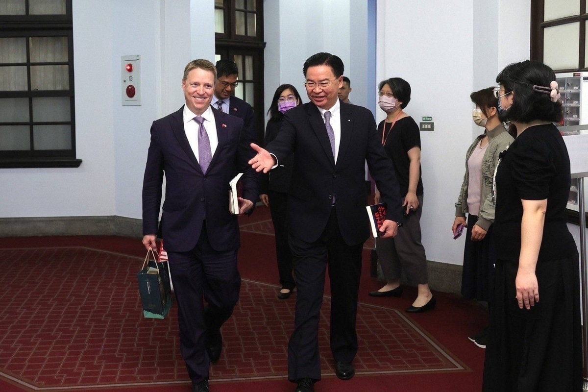 前白宮副國安顧問博明（Matt Pottinger）一行拜會國安會祕書長吳釗燮。 圖：國安會提供