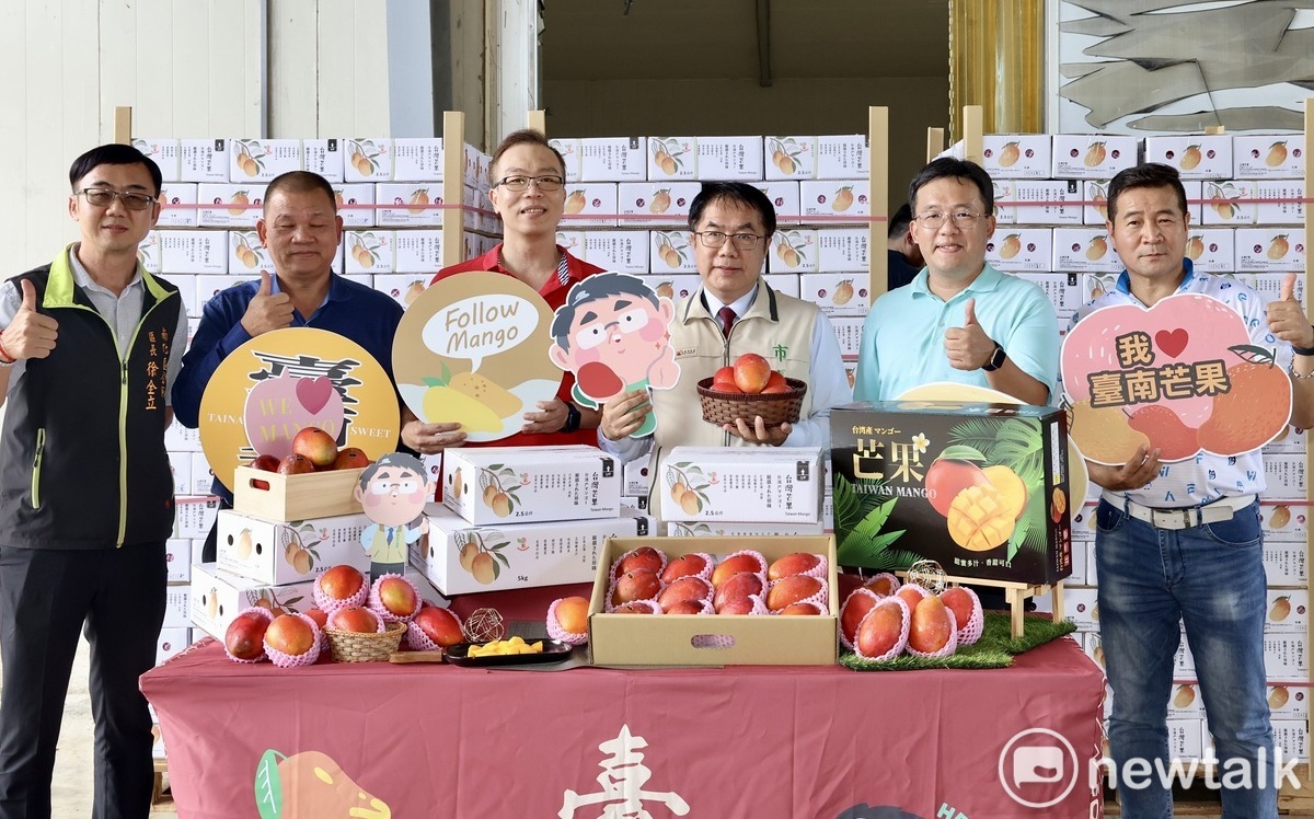 台南芒果外銷新加坡首櫃封裝 黃偉哲期許外銷業績長紅
