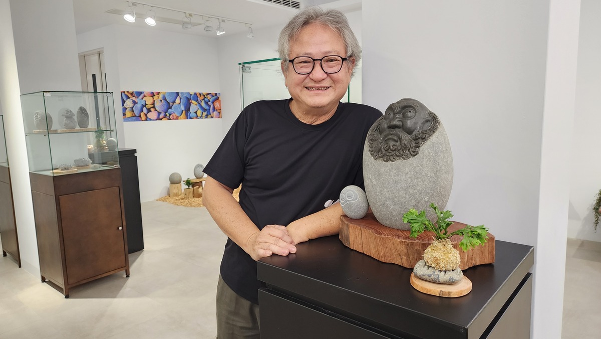 從紙雕跨足石雕創作的藝術家黃瀅權。 圖:孫家銘攝