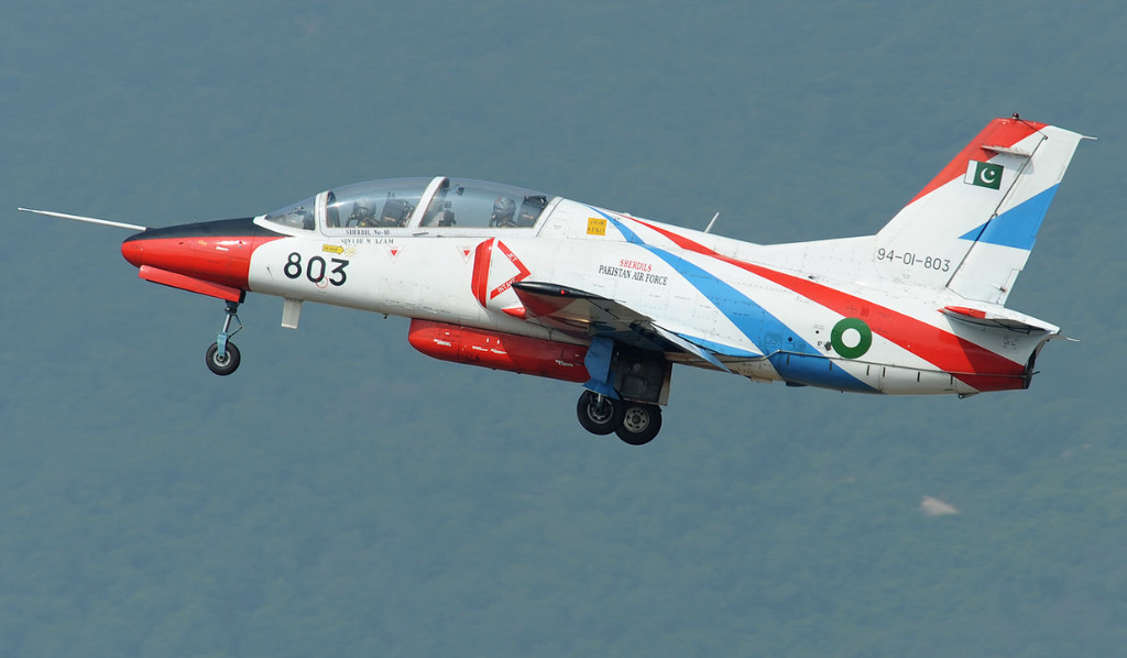 K-8W 輕型攻擊機。 圖:翻攝自 維基百科
