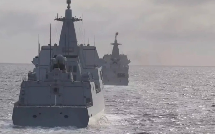 中國4艦編隊對上羅斯福號航母打擊群! 美國才軍演 3艘055萬噸大驅下南海