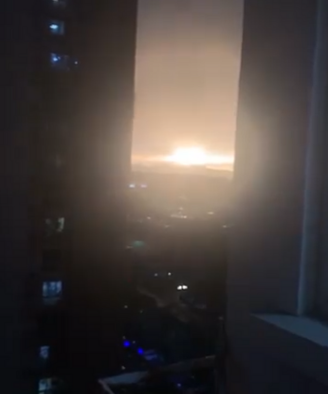 圖為北京夜晚時民眾看到的太陽。 圖：翻攝自羅翔 X（前推特）帳號