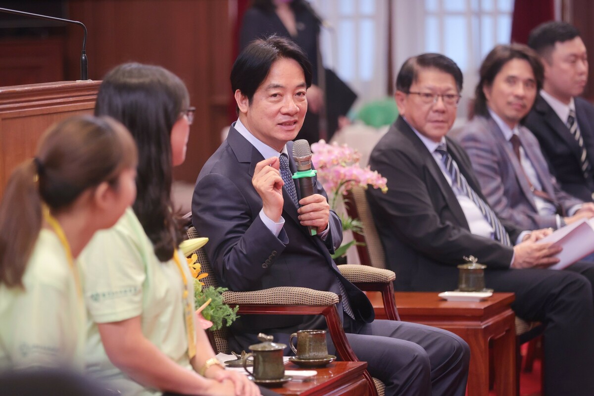 總統賴清德接見青年海外志工服務隊代表。 圖：總統府提供