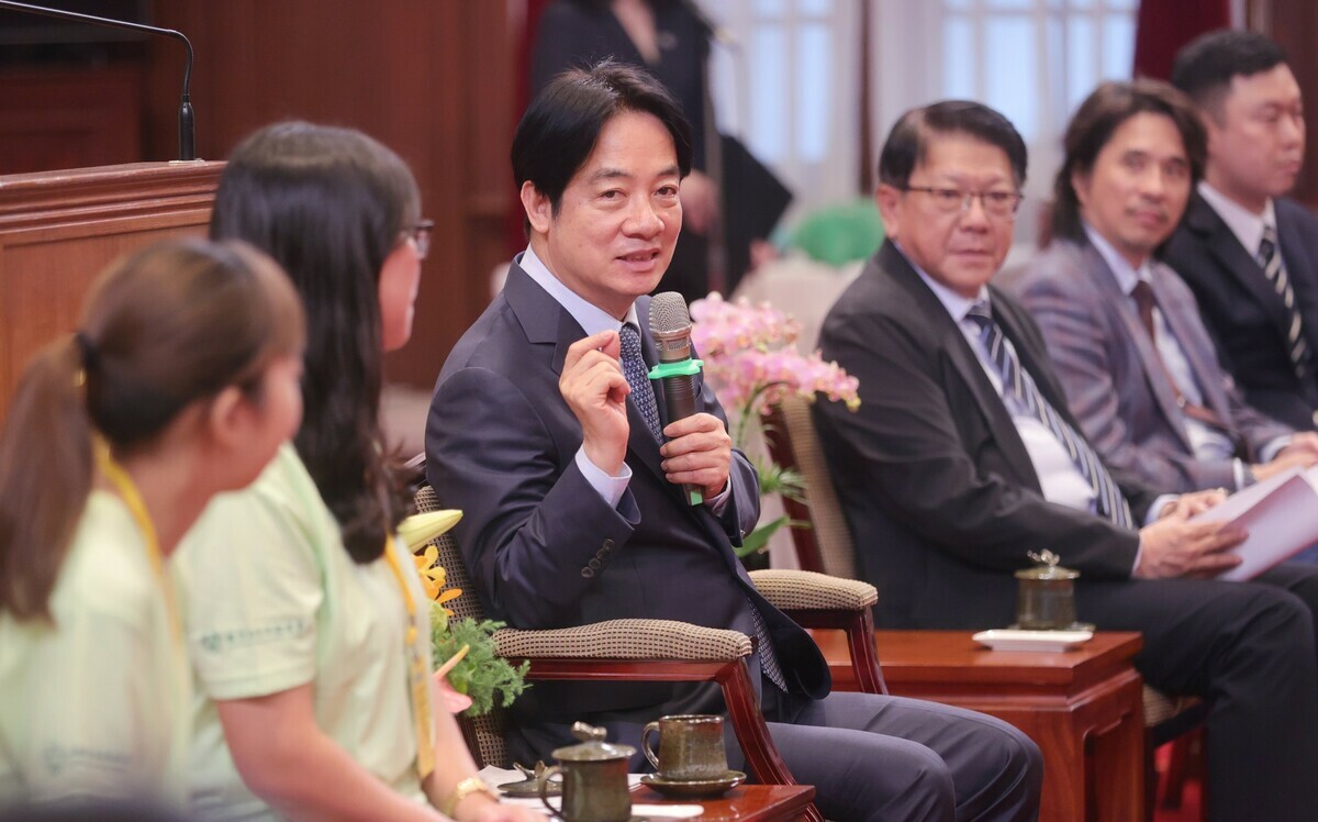 接見青年海外志工服務隊 賴清德期許：做台灣的代言人
