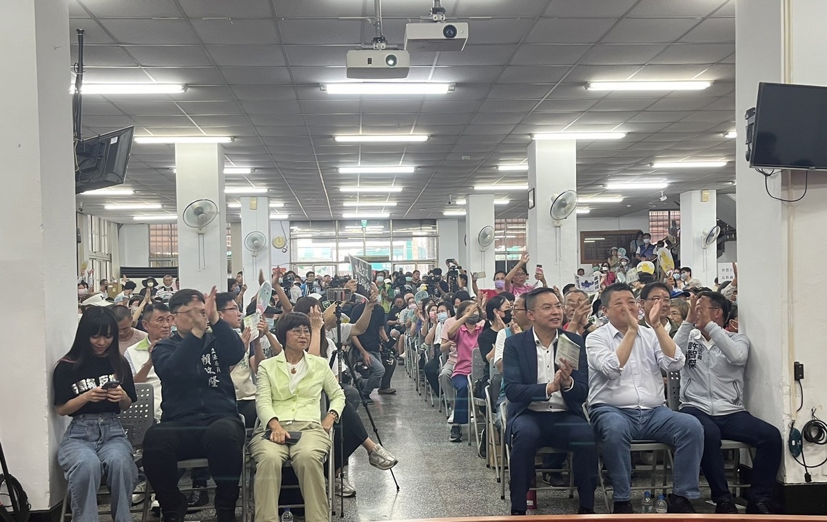 民進黨「反濫權、護民主！」高雄場座談會湧進上千人。  圖：民進黨高雄市黨部/提供