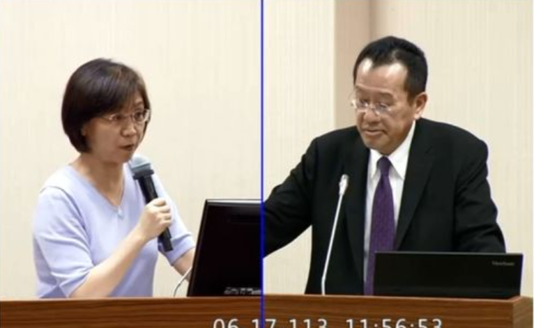 自認比大家都大的國民黨立委翁曉玲在立法院外交及國防委員會上質詢國防部長顧立雄。 圖：翻攝自國會頻道