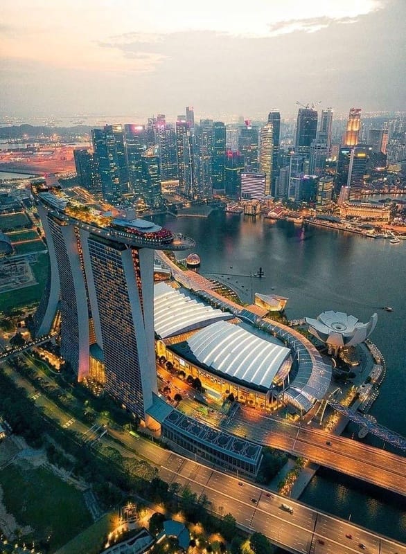 新加坡排名第二，成為亞洲地區生活成本第二高的城市，這也反映了其在全球商業中心的地位。 圖 : 翻攝自X帳號@Amazingeye55