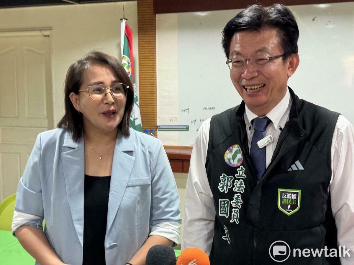 郭國文宣布由前台南市議員谷暮．哈就擔任黨部執行長，她擔任過三屆市議員，期待她加入團隊，持續發揮社運專長，帶領黨部團隊發揮戰鬥力。 圖：民進黨台南市黨部提供