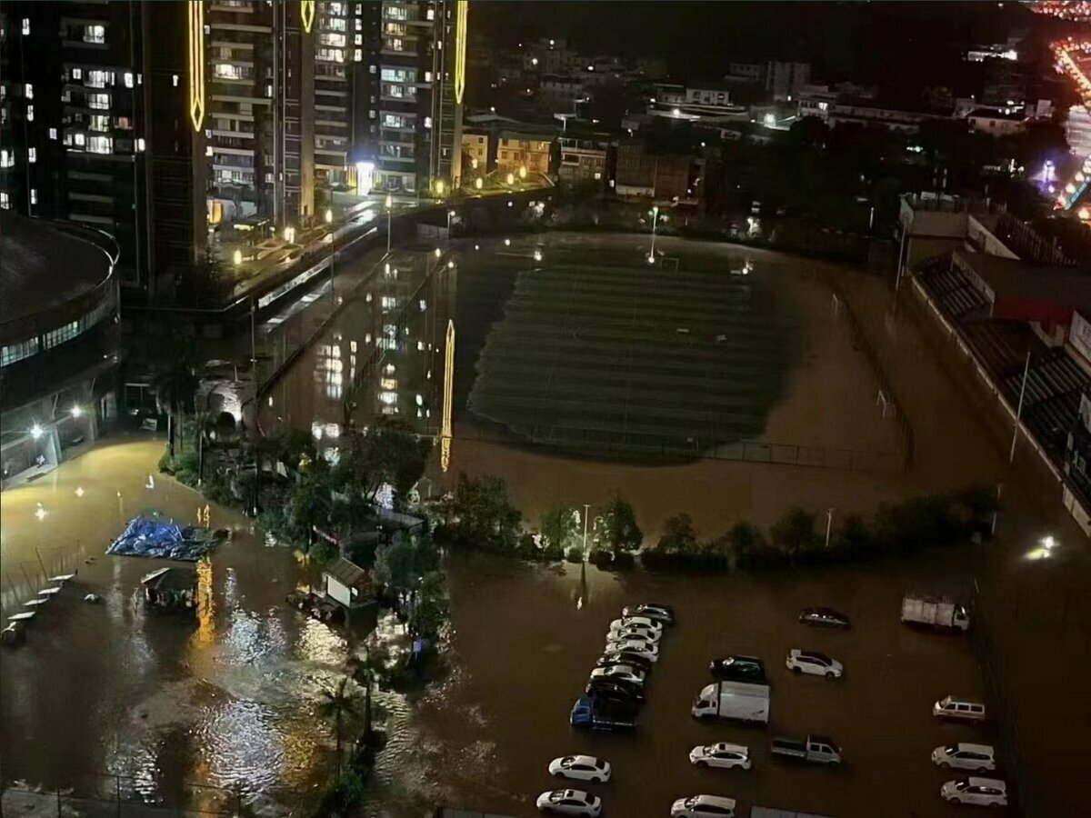 廣東省近期連日暴雨，多地傳出洪水災情。 圖：翻攝自 @whyyoutouzhele X 帳號