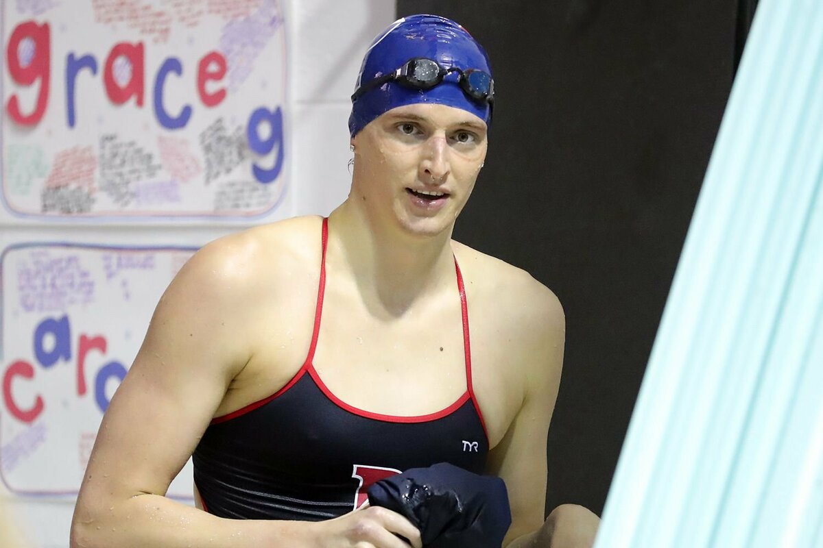 美國跨性別游泳選手Lia Thomas嘗試推翻際泳聯（World Aquatics）禁止跨性別運動員出戰女子精英賽事失敗，國際體育仲裁法庭（CAS）近期駁回其訴訟，原因是認為他缺乏參賽資格。 翻攝自 X Lia Thomas