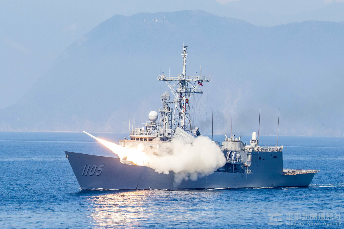 近期有分析師指出，兩艘俄軍軍艦與一艘解放軍軍艦在蘭嶼外海「聯合巡航」，國軍派遣兩艘成功級軍艦以及一艘康定級軍艦進行跟蹤、監視。 圖：軍聞社提供（資料照）