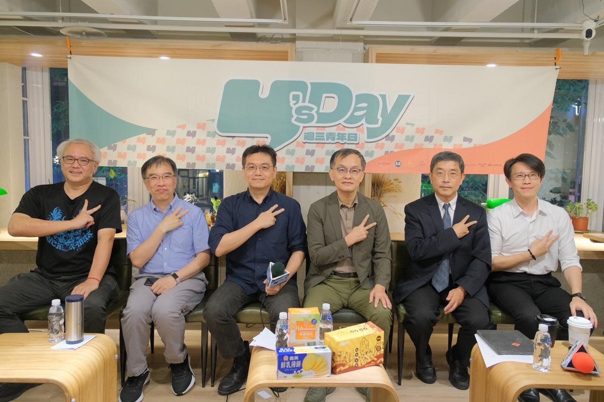Y’s Day「週三青年日」今（19）日晚上舉辦第58場活動「告別黃埔神話，打造鳳山精神！台灣國軍的現代化課題」。舞臺上由左至右為汪怡昕、陳俐甫、余宗基、周德望、張國城、董思齊。 圖：Y’s Day「週三青年日」提供