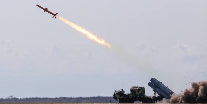 烏克蘭改裝自製的海王星飛彈，替代美軍提供的 ATACMS 戰術導彈打擊俄羅斯境內的目標。
