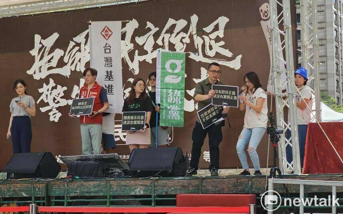 頂35度高溫「反國會擴權」 民團賴中強身體不適