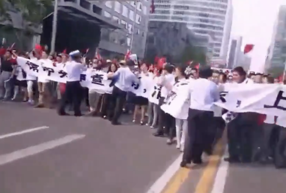 中國雲南民眾因泛亞事件上街頭 圖：翻攝自Ｘ（前推特）@WEIGUANGZH