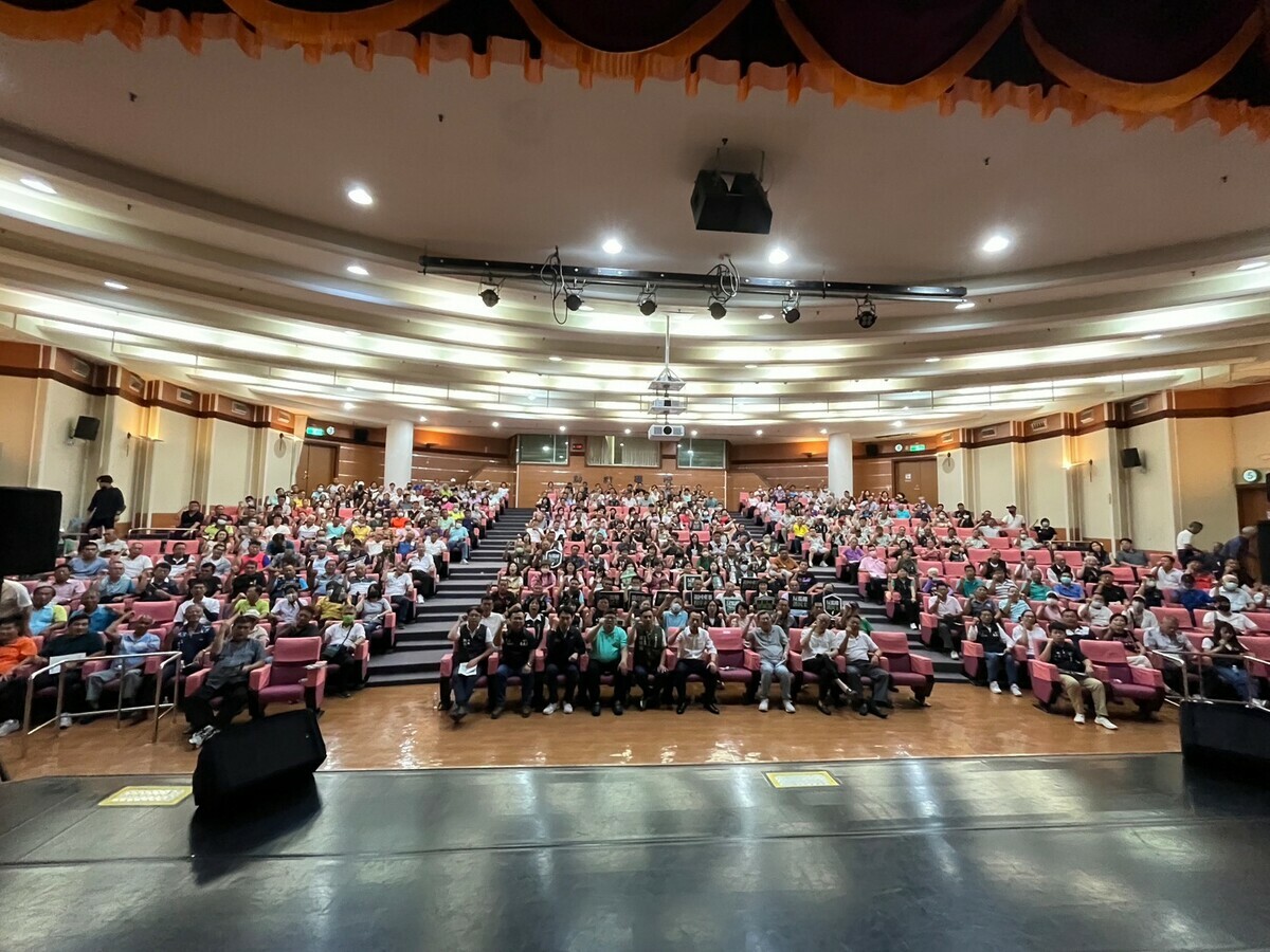 民進黨立法委員陳冠廷早在嘉義縣創新學院和民眾分享近期備受關注的「國會擴權」法案。 圖：翻攝自陳冠廷臉書