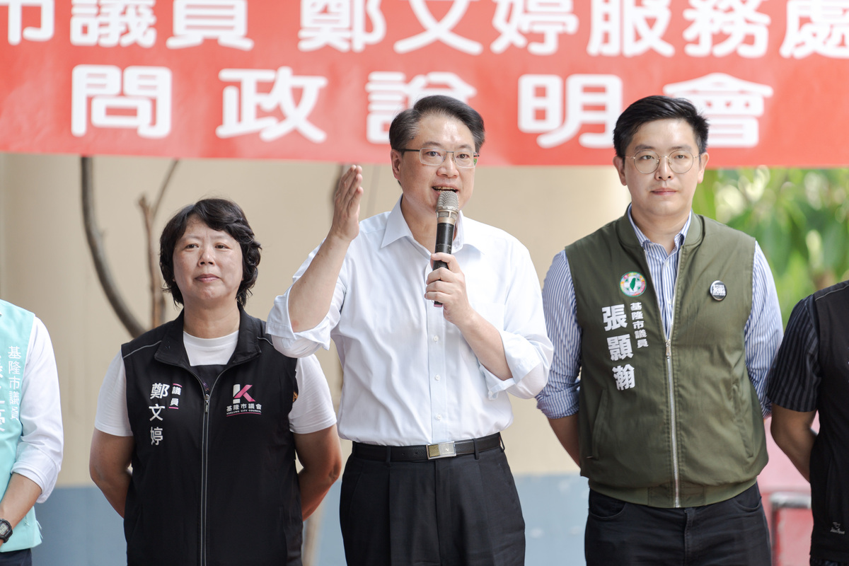 林右昌批評，藍白配合共產黨演出，用國會改革包裝濫權法案，讓民進黨政府無法好好執政，是台灣民主的新危機。 圖：民進黨/提供