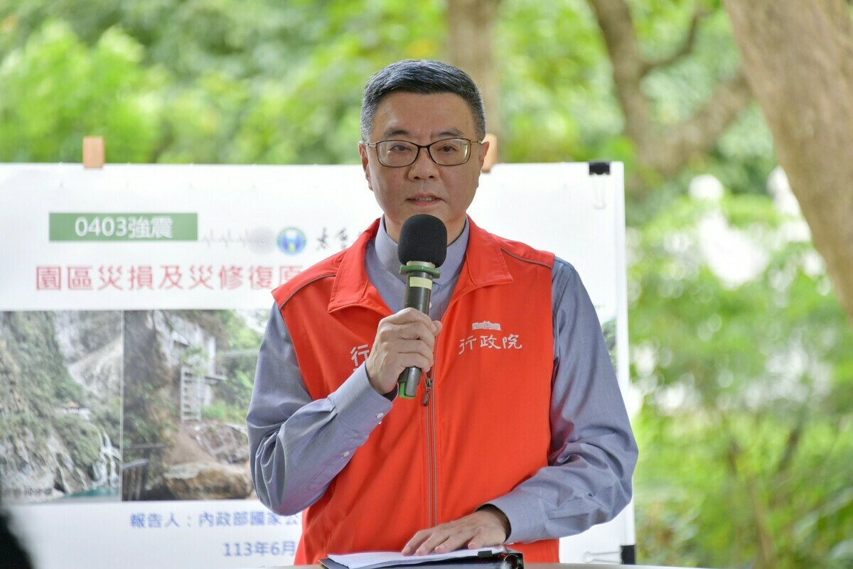 行政院長卓榮泰22日率領部會團隊到花蓮視察震災復原狀況。 圖：行政院提供