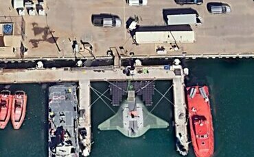 美國軍媒曝光「蝠鱝」無人潛艦 形容宛若星際大戰太空船