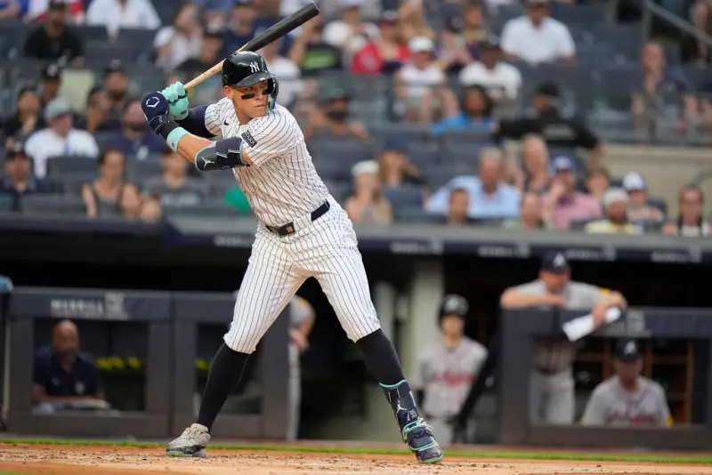 ▲MLB美國職棒紐約洋基今（23）日續在主場迎戰亞特蘭大勇士，洋基靠著當家重砲「法官」Aaron Judge本季第28轟助陣，以及先發投手Marcus Stroman繳出優質先發，終場就以8：3擊敗勇士，終止近期3連敗低潮。（圖／美聯社／達志影像）