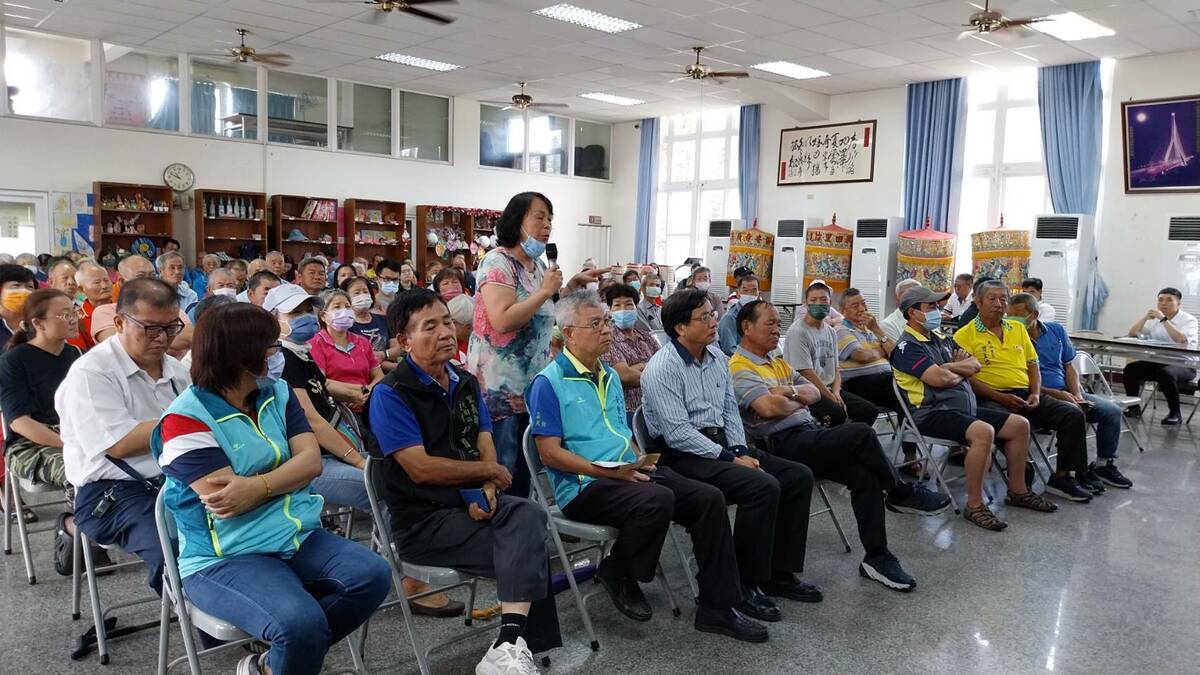 地方民眾在公聽會上發言。 圖:高雄市農業局/提供