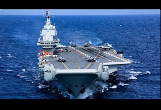 中國軍事專家推測，在 075 前往南海地區後，中國可能派遣「山東號」前往南海進行軍事演練或是戰備巡邏的任務。 圖：翻攝自 軍武次位面