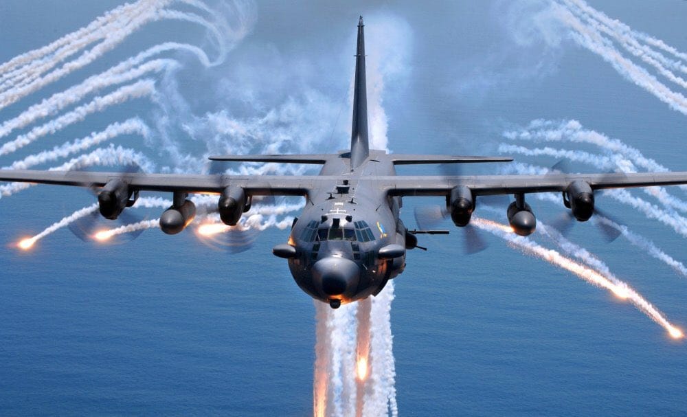 美軍駐韓部隊於昨（24）日罕見地公開展示了用於特殊作戰的 AC-130J 幽靈騎士（Ghostrider）機型，展現了堅固的韓美同盟關係及美軍對共同維護朝鮮半島安全的承諾。 圖 : 翻攝自X帳號@MenchOsint