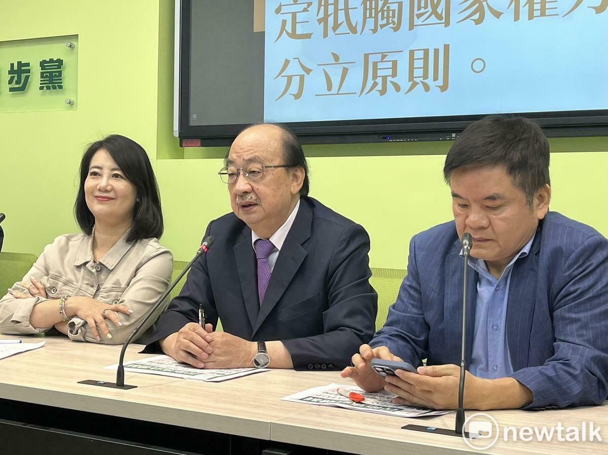 民進黨立院黨團列出「七大釋憲理由」將國會擴權法案聲請釋憲、緊急處分。 圖：金大鈞/攝