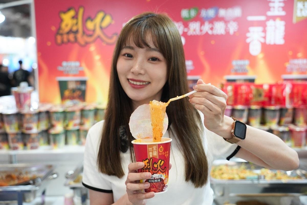 中農粉絲的招牌商品之一「烈火激辛口味」粉絲。 圖：中農粉絲/提供