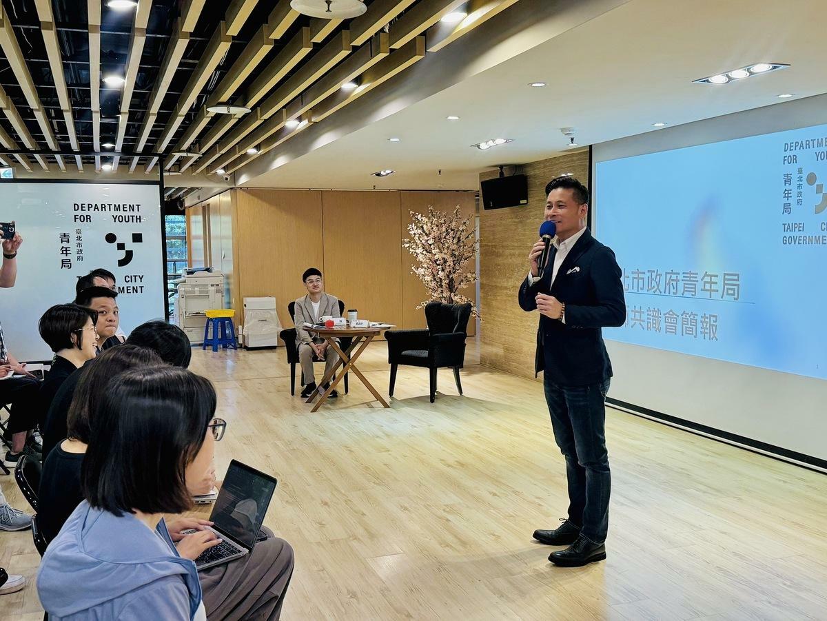 戴錫欽提醒青年局夥伴要不忘「Department for Youth」的初衷，只為青年，並永遠為了青年。 圖：台北市青年局/提供