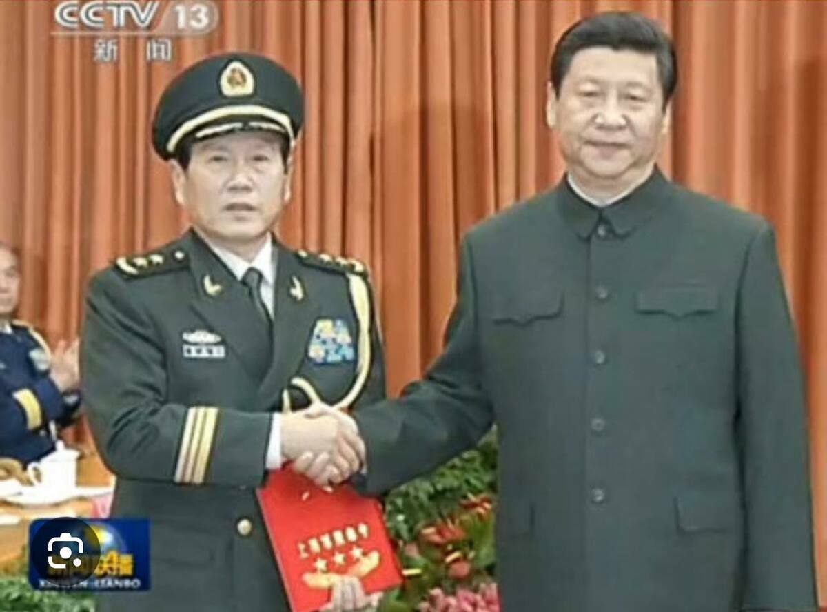 魏鳳和受到習近平提拔，在軍中平步青雲，還升到了中國國防部長。 圖：翻攝矢板明夫臉書