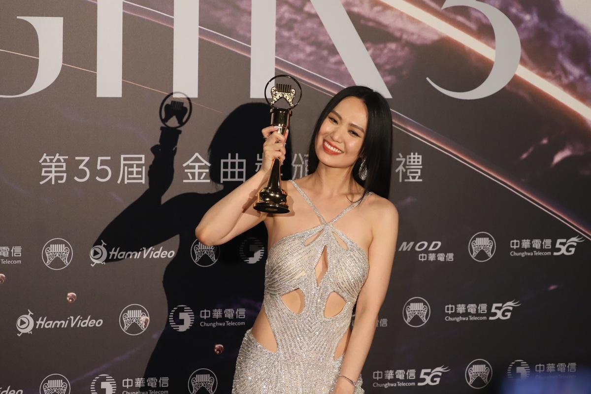 孫盛希三度入圍最佳華語女歌手，今年終於如願封后。 圖：許斯婷／攝