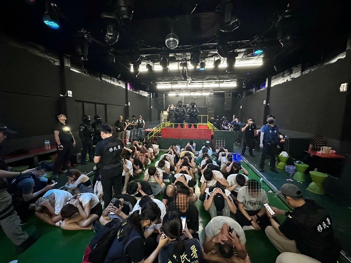 查獲73名台越人士依違反毒品危害防制條例罪嫌送辦。 圖：高雄市刑大/提供