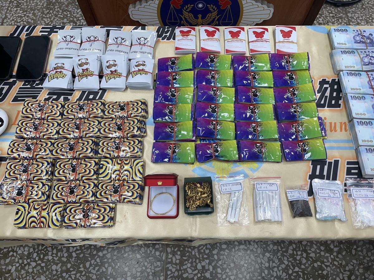 現場查獲安非他命、大麻、愷他命及毒品咖包。 圖：高雄市刑大/提供