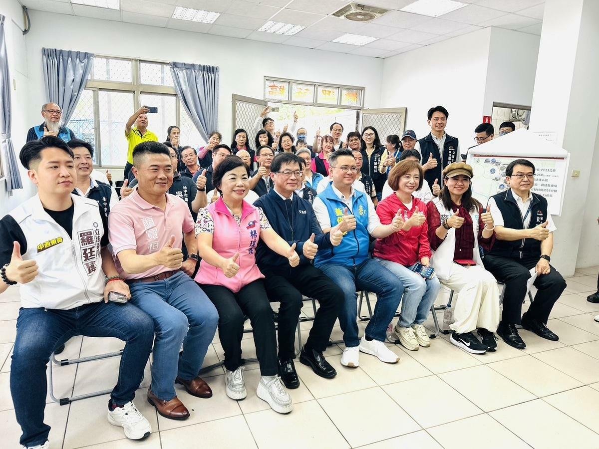 交通部長李孟諺出席交通委員會考察，藍綠白立委都很關心台中捷運橘線的進度。 圖：楊瓊瓔服務處/提供