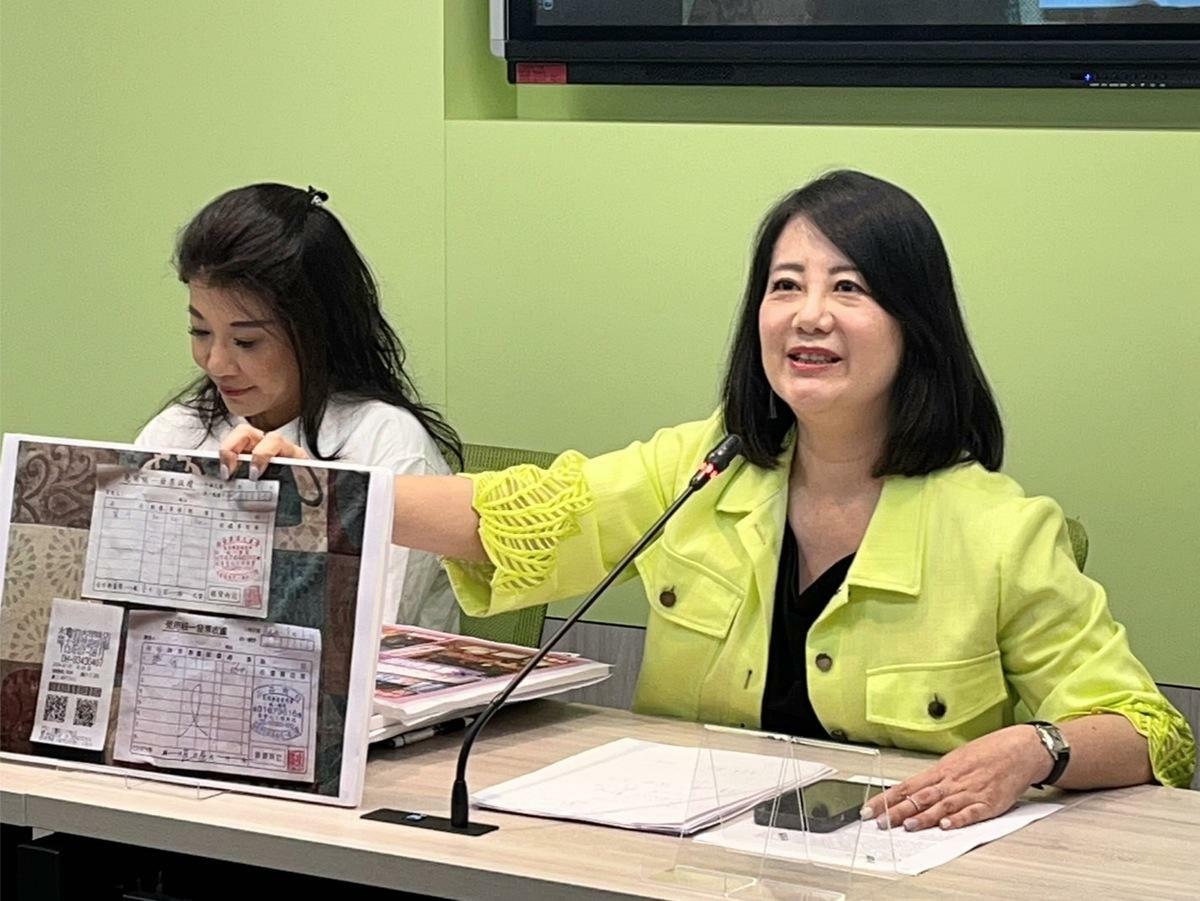 面對徐巧芯控訴，民進黨團幹事長吳思瑤還原真相批，徐巧芯想用炸雞轉移詐欺焦點。 圖：金大鈞/攝