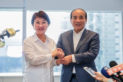 台中市長盧秀燕（左）將於5日前往高雄路竹與前立法院長王金平（右）餐敘。 圖：台中市府提供(資料照)