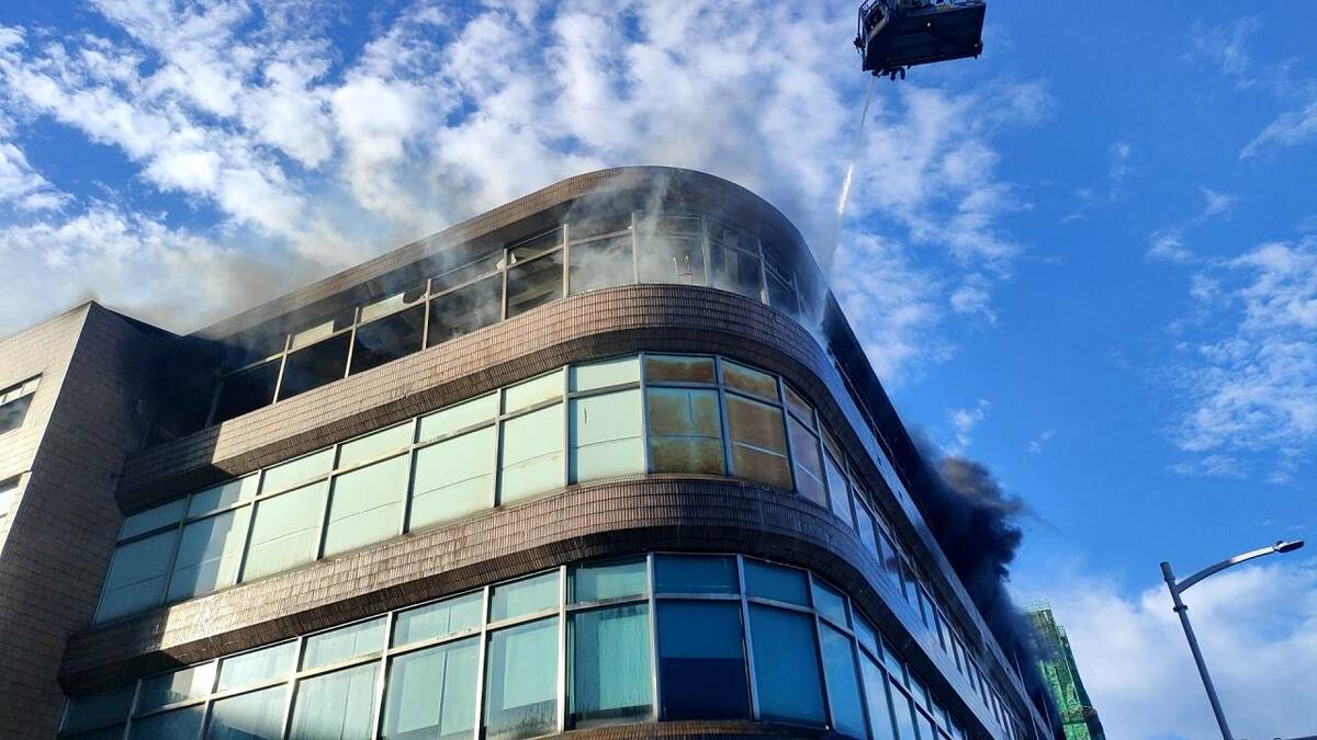 海霸王高雄分公司傳火警。 圖：高雄市消防局/提供