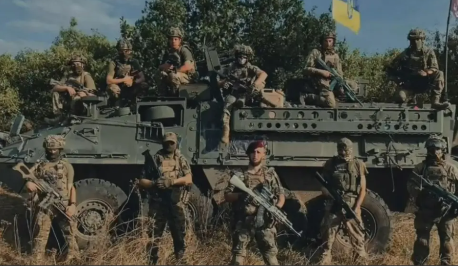 烏軍在紅利曼方向集結，準備打擊俄軍。 圖：翻攝自熊熊點兵