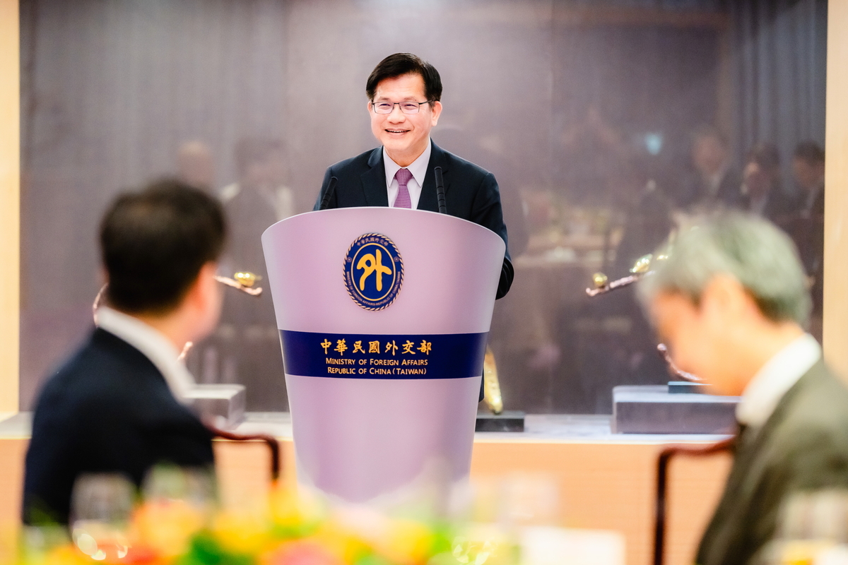 外交部長林佳龍致力維繫台日友好關係。 圖：翻攝自林佳龍臉書