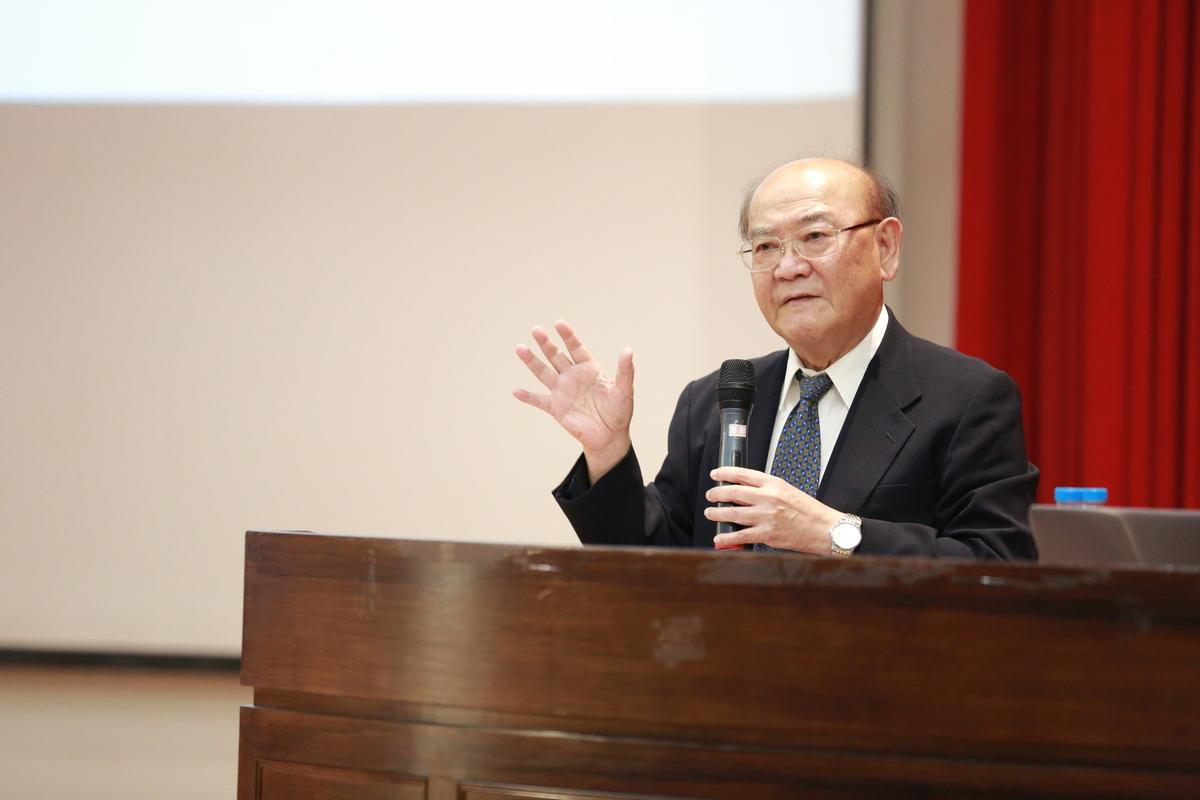 86歲的中研院新科院士王澤鑑曾任司法院大法官，也是中研院遷台之後選出的首位法律院士。 圖：取自國立高雄大學官網